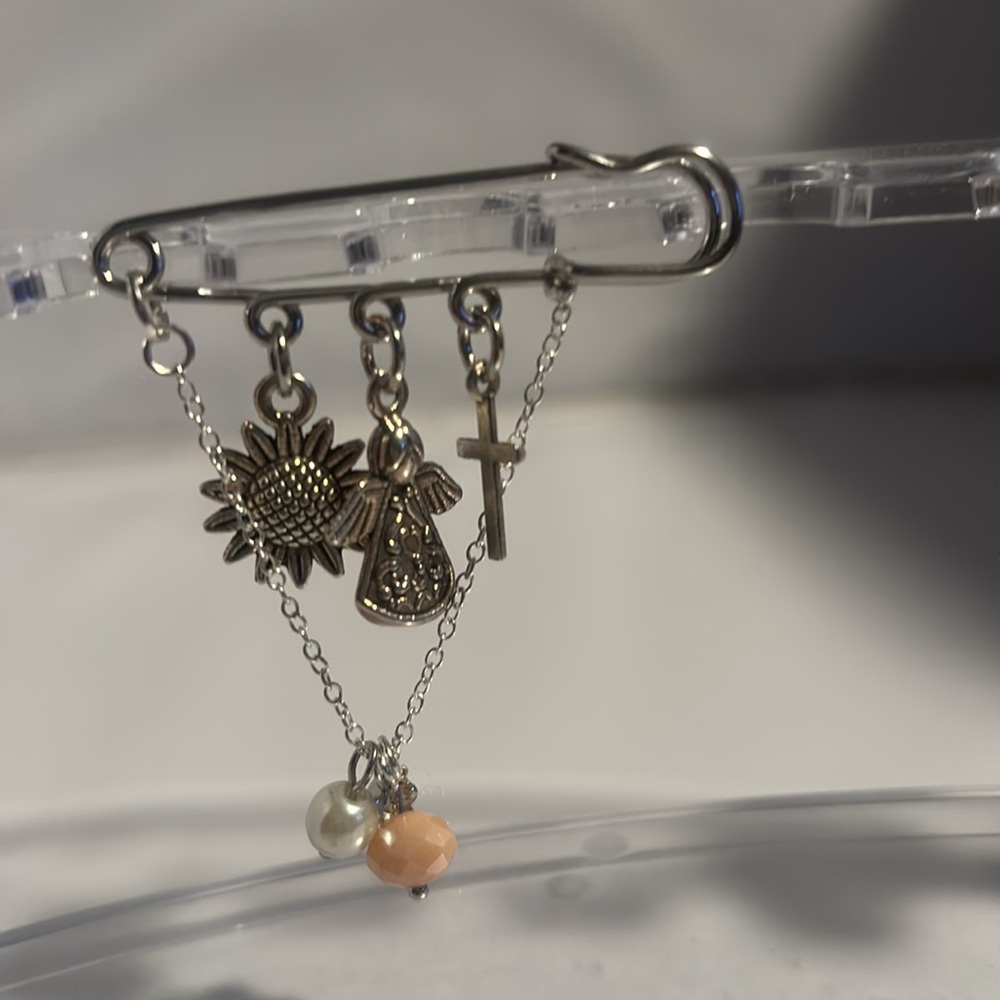 Pin Brooch - Picture 3 of 3